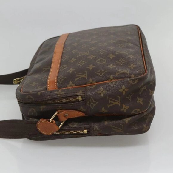 LOUIS VUITTON Monogram Reporter GM Shoulder Bag - Picture 4 of 15